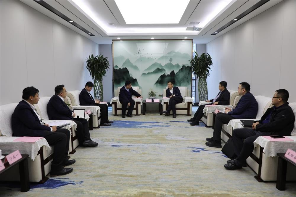 深化銀企合作！ 威海銀行濟(jì)南分行一行到產(chǎn)發(fā)集團(tuán)洽談合作